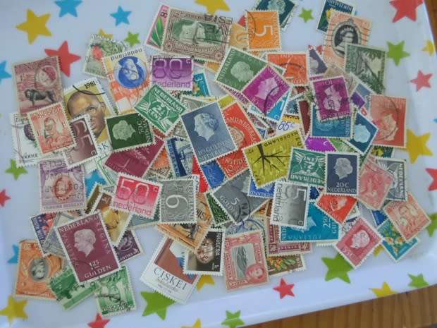 400 X MIXED WORLD STAMPS OFF PAPER SEE PICS