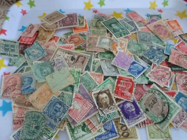 MIXED WORLD USED STAMPS X 1250 OFF PAPER GOOD VALUE SEE PICS