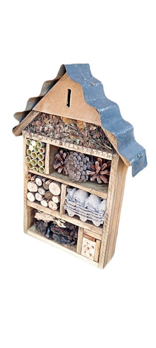 Insect Hotel/Bug House (medium))
