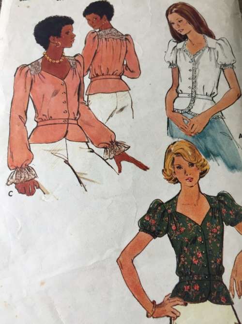 PATTERN BUTTERICK 3767 (VERY VINTAGE)(COMPLETE) - BEAUTIFUL BLOUSES (SIZE 12)