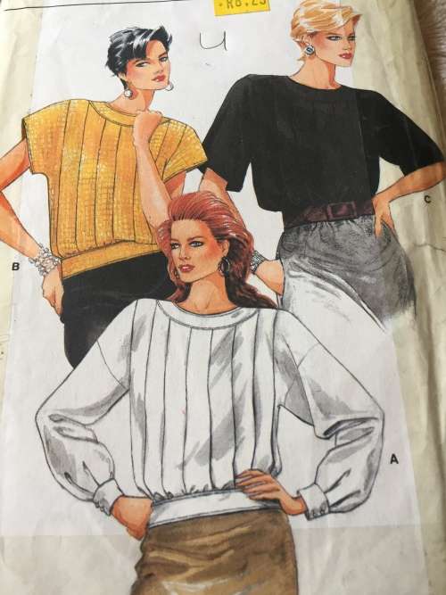 PATTERN VOGUE 9353 (UNUSED) - BLOUSE VARIATIONS (SIZE 14)
