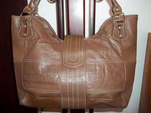 **ONLY 1*NEW ARRIVALS***Stunning 100%  Genuine leather  Hand Bag in  BROWN . A great buy!.