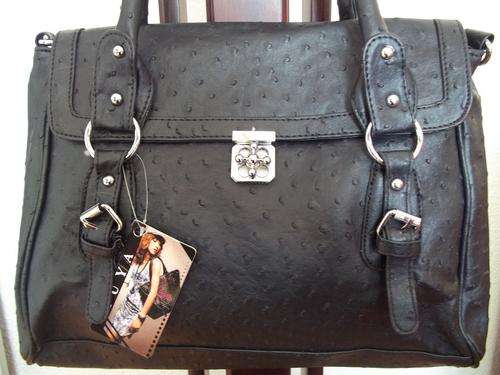 Gorgeous ladies designer style sling bag faux ostrich leather in BLACK.Trendy and fashionable.