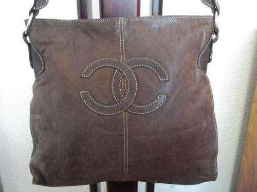 *Only One!*NEW ARRIVALS***Stunning 100%  Genuine leather  Hand Bag in  BROWN. A great buy!.