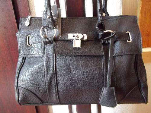 LAST ONE***Stunning Ladies leather Bag in  BLACK padlock Bag.  Great quality,A Great buy!