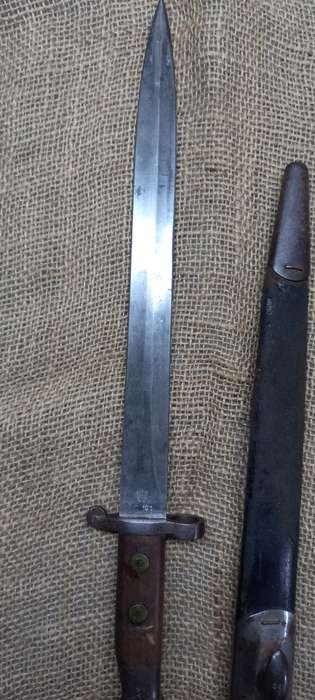 ORIGINAL BOER WAR BAYONET 1888 BRITISH COLONIAL MK11. MATCHING BLADE AND SCABBARD SERIAL NO. 352