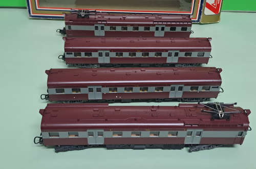 LIMA Suburban Train Set Golden Series (Locomotive with 3 coaches) BOXED