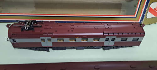 LIMA Suburban Train Set Golden Series (Locomotive with 3 coaches) BOXED