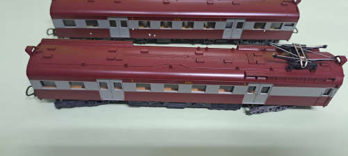 LIMA Suburban Train Set Golden Series (Locomotive with 3 coaches) BOXED