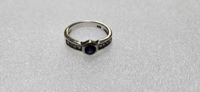 SILVER RING WITH BLUE JEWEL