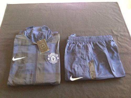 NIKE MANCHESTER UNITED Full Tracksuit : Top & Bottom - Medium