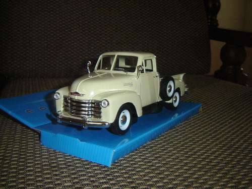 Lovely & Rare '53 Chevrolet 3100 Pick Up by Welly-Scale 1/24 New in Display Box.