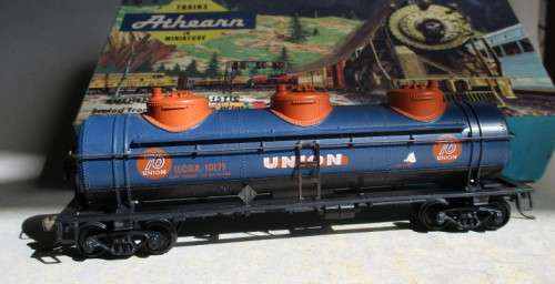 ATHEARN HO SCALE - UNION 76 PETROL TANK WAGON (BOXED)