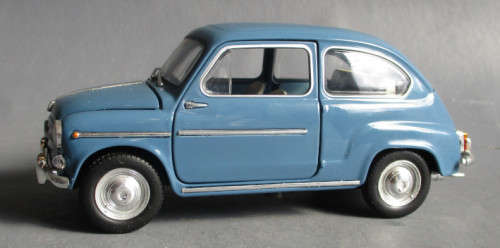 METRO 1/24 SCALE - 1960 FIAT 600D