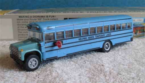 CONCOR/HERPA HO SCALE - INTERNATIONAL BLUEBIRD SCHOOL BUS (BOXED WITH MIRRORS)