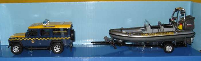 LAND ROVER & RUBBER DUCK by CARARAMA in 1/43 SCALE (NEW BOXED)