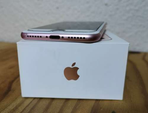 Pre-owned iPhone 7 32GB