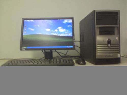 FULL DESKTOP COMPUTER WITH 19 INCH LCD MONITOR