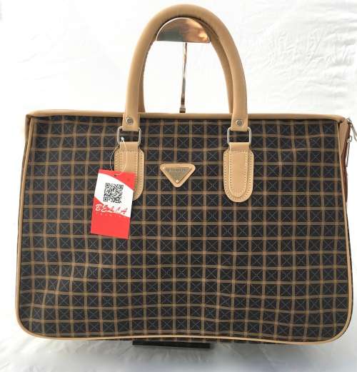 **New**X-LARGE TRAVEL/WEEKEND BAG. Step out like a CELEB! Gorgeous!