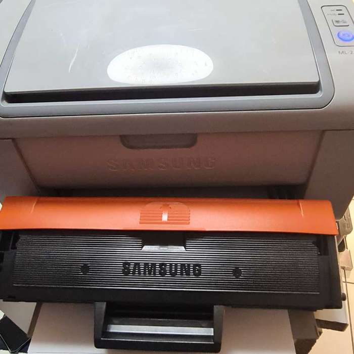 Printer with brand new toner (toner level  100%)