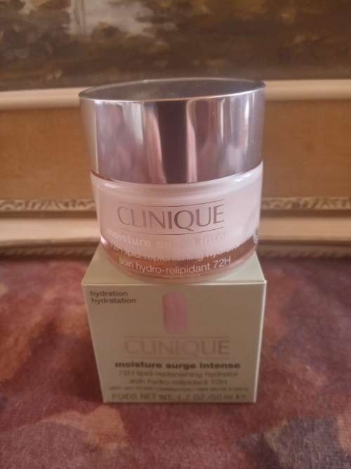 Clinique moisture surge 72 hr lipid hydrator