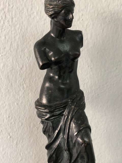 STUNNING VINTAGE BRONZE STATUE -APHRODITE OF MILOS-ON A MARBLE BASE.