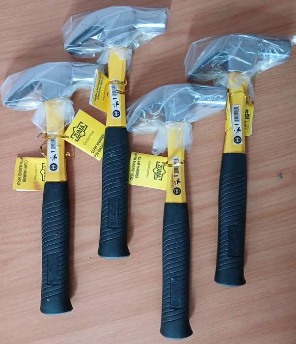 28mm Steel/Fibreglass Claw Grip Hammer with Magnetic Head (1 bid for all 4)