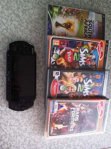 PSP 3004 + 4 games