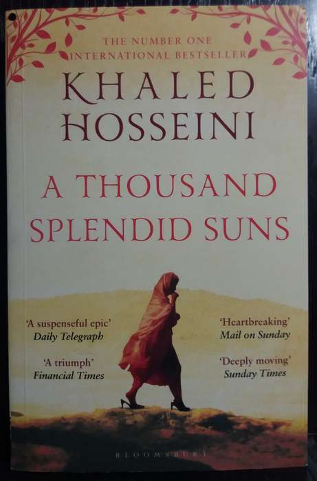 A Thousand Splendid Suns - Khaled Hosseini (Medium Paperback)