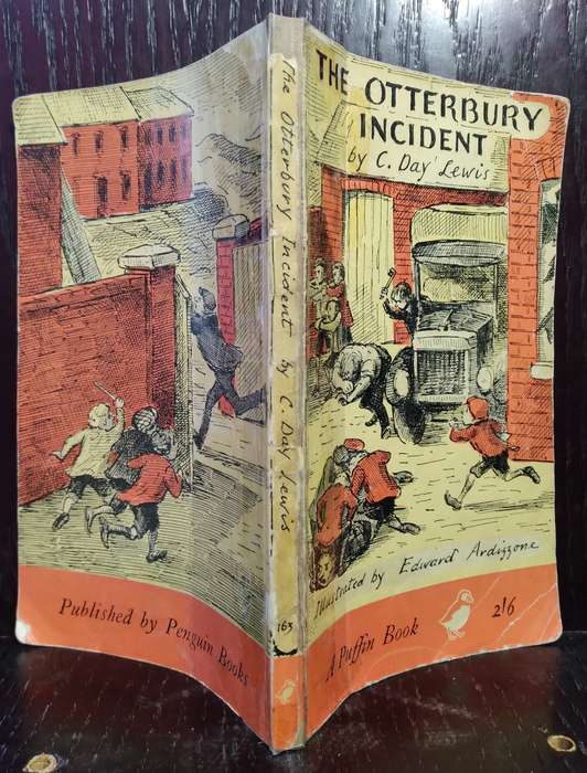 The Otterbury Incident - C. Day Lewis (1961 Puffin) (Small Paperback)