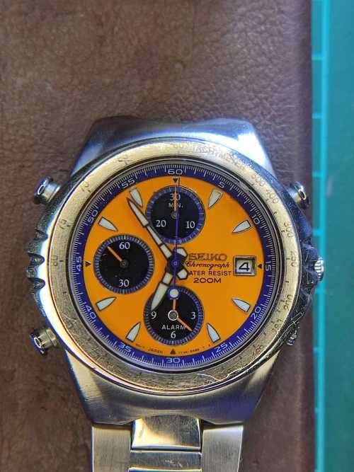 SEIKO by Giugiaro, Maccina Sportiva Chronograph 7t32-6h60 Orange, Black & Purple Quartz. VERY RARE.