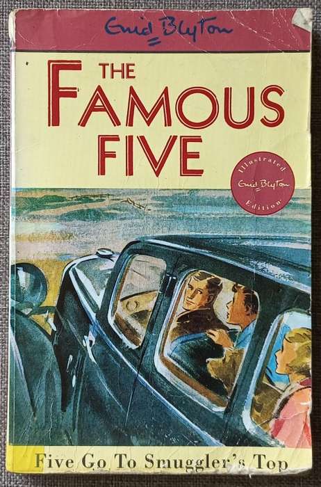 Famous Five, Five go to smuggler`s top - Enid Blyton