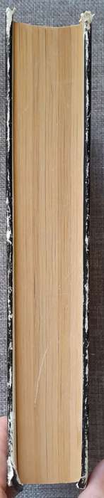 A falcon flies - Wilbur Smith Hardcover 1980 first edition in very good condition