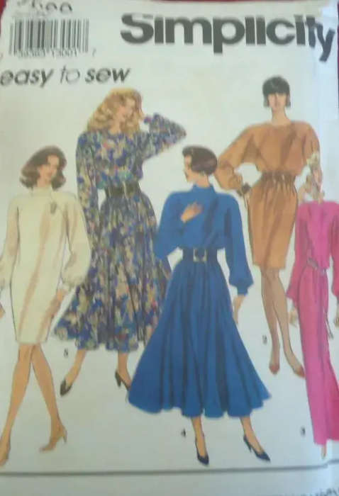 SIMPLICITY 7999 SLIM OR FLARED DRESS SIZE PP 12 - 18 COMPLETE-UNCUT-F/FOLDED