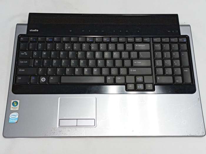 Dell STUDIO 1537 PP3L  Palmrest - 24GM3PAWI10