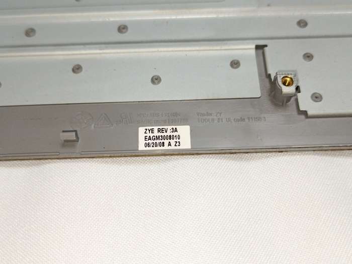 Dell STUDIO 1537 PP3L  Palmrest - 24GM3PAWI10