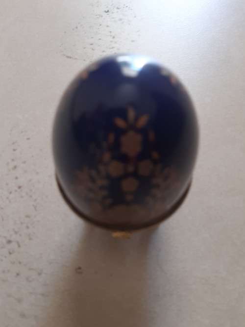 PORCELAIN EGG TRINKET BOX