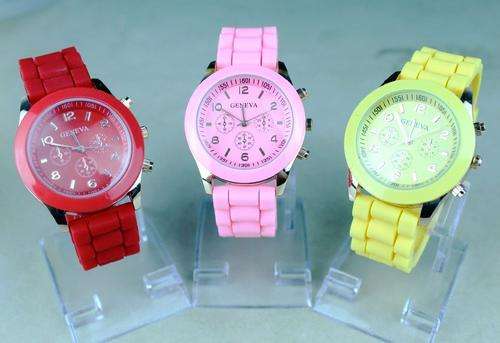 LATE ENTRY!!! 2013 GENEVA Crystal Silicone Unisex Quartz Watch