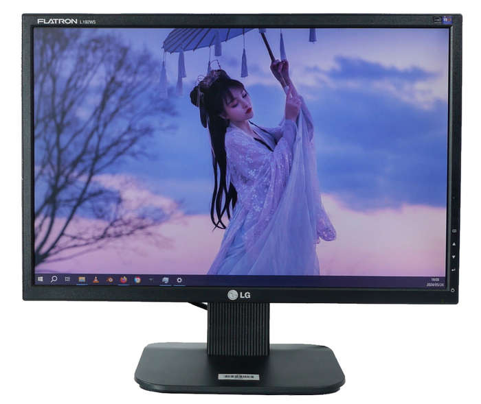 LG L192WS computer monitor 19 inch (1440 x 900)