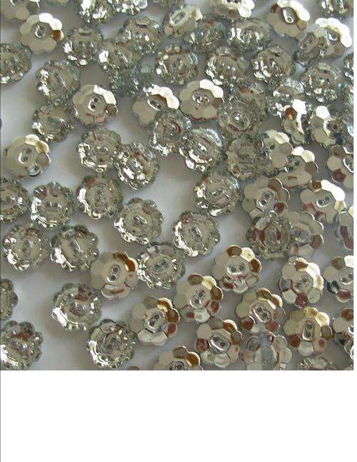 CLEAR FLOWER BUTTONS WITH SILVER BACK - lovely to use as centres for flowers(10/pct)