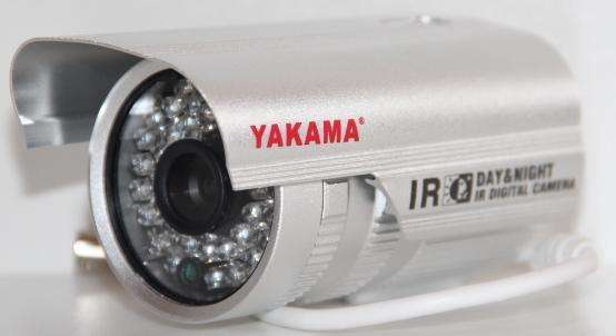 YAKAMA 1/3" COLOR HI-RES 800 TV-LINE IR CAMERA