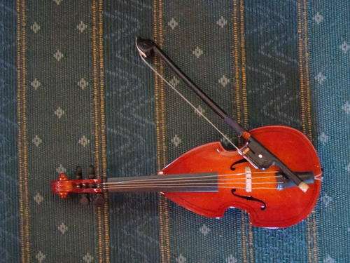 MINIATURE WOODEN VIOLIN