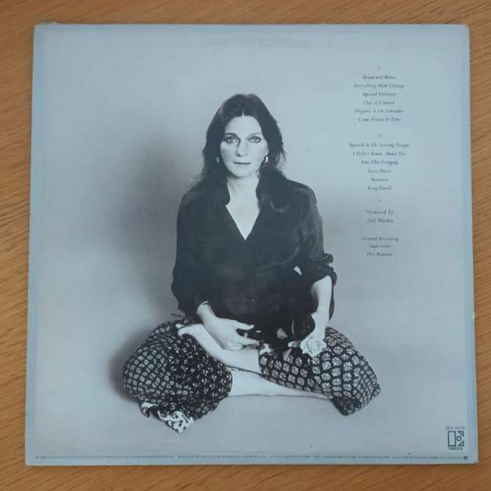 Judy Collins - Bread & Roses LP/Album (1976 Canadian import) VG+/VG+