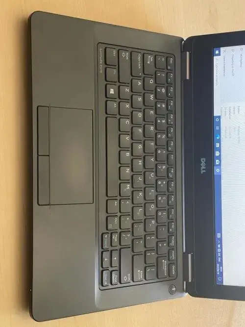 DELL LATITUDE  E5270 CORE i5-6200U 6th GEN, STUNNING ULTRABOOK!!!    6TH GEN INTEL CORE i5-6200U