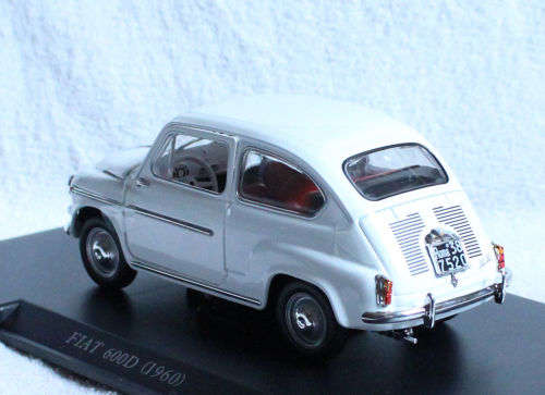 Fiat 600D 1960 white 1/24 IXO NEWinShowcase  #2129 instant wheels