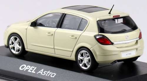 Opel Astra 2006 1/43 Minichamps NEW+boxed  #4317 instant wheels