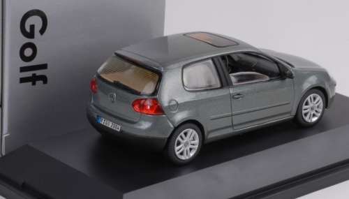 Volkswagen Golf V  3-door green-met 2005 1/43 Schuco NEW+boxed  #4077 instant wheels