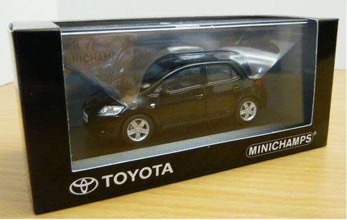 Toyota Yaris black 1/43 Minichamps NEW+boxed  #4663 instant wheels