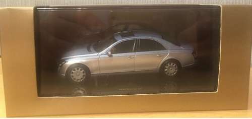MAYBACH 57 swb 2013 [MB W222] 2tone-silver+bluemet 1/43 AUTOart NEW+boxed  #4854 instant wheels