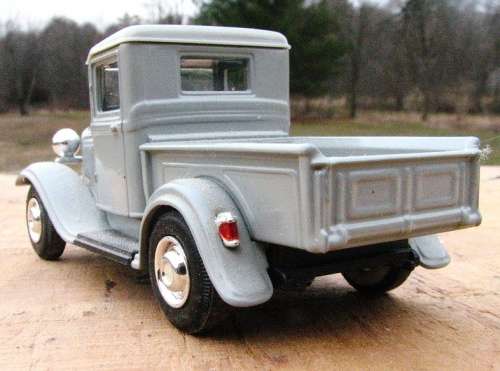 Ford Pick-Up 1934 grey 1/43 Road Signature NEW+boxed  #5009 instant wheels